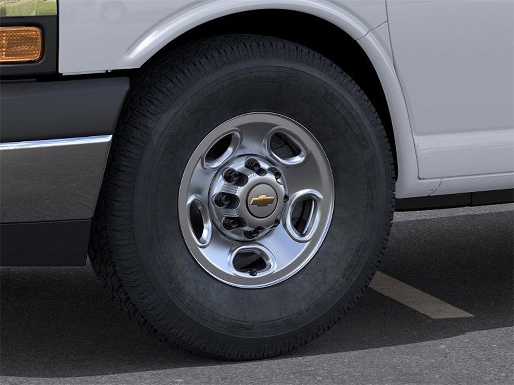 2025 Chevrolet Express Cargo 2500 photo 7