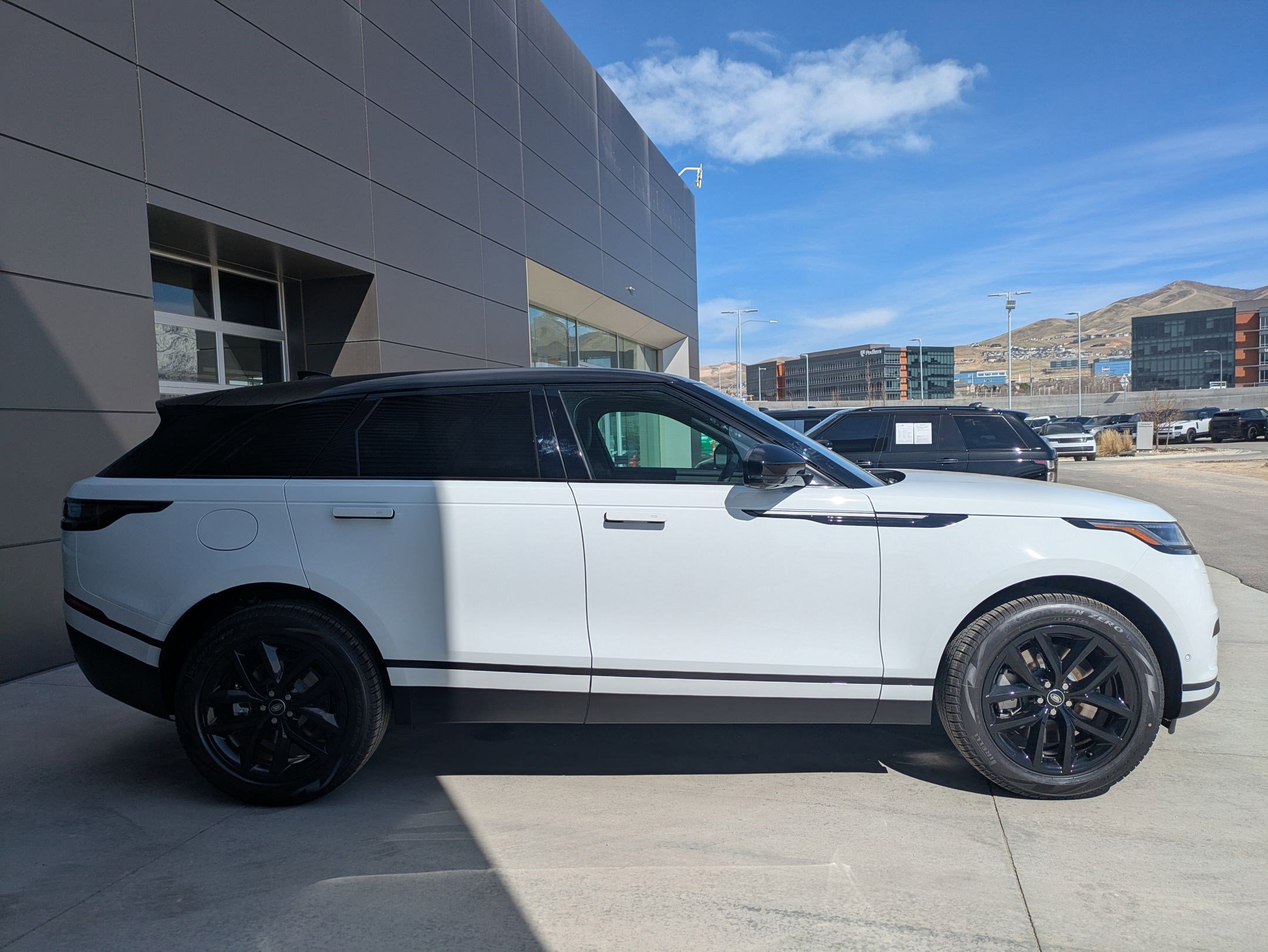 2026 Land Rover Range Rover Velar S photo 4