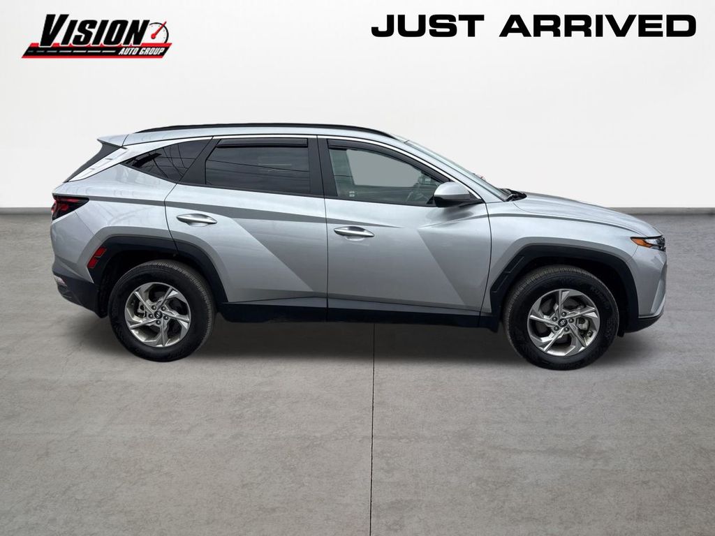 2024 Hyundai Tucson SEL photo 2