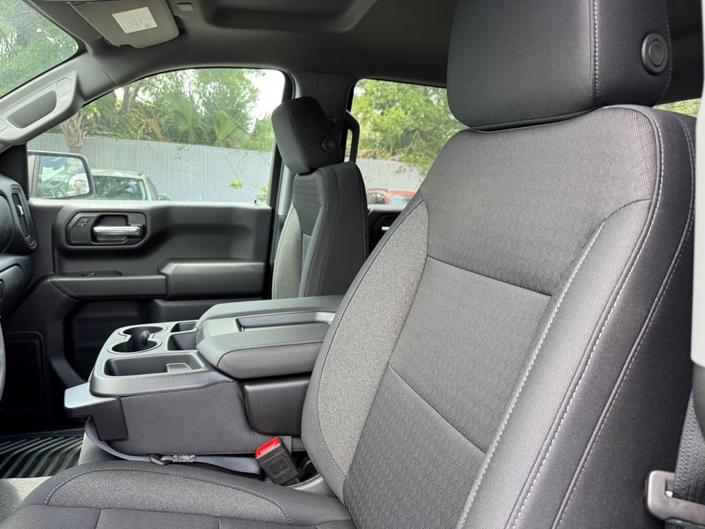 2025 Chevrolet Silverado 1500 Custom photo 23
