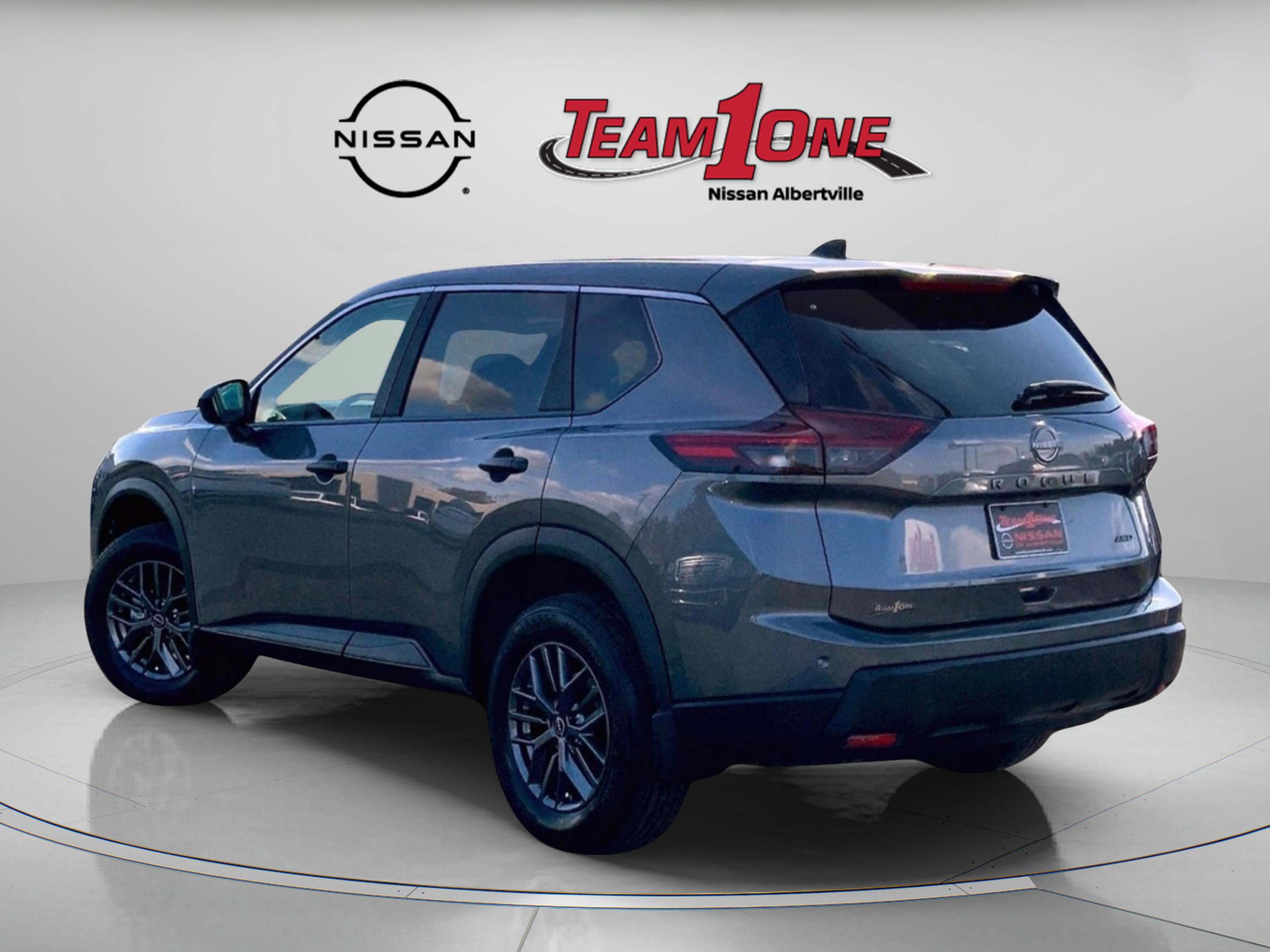 2025 Nissan Rogue S photo 3