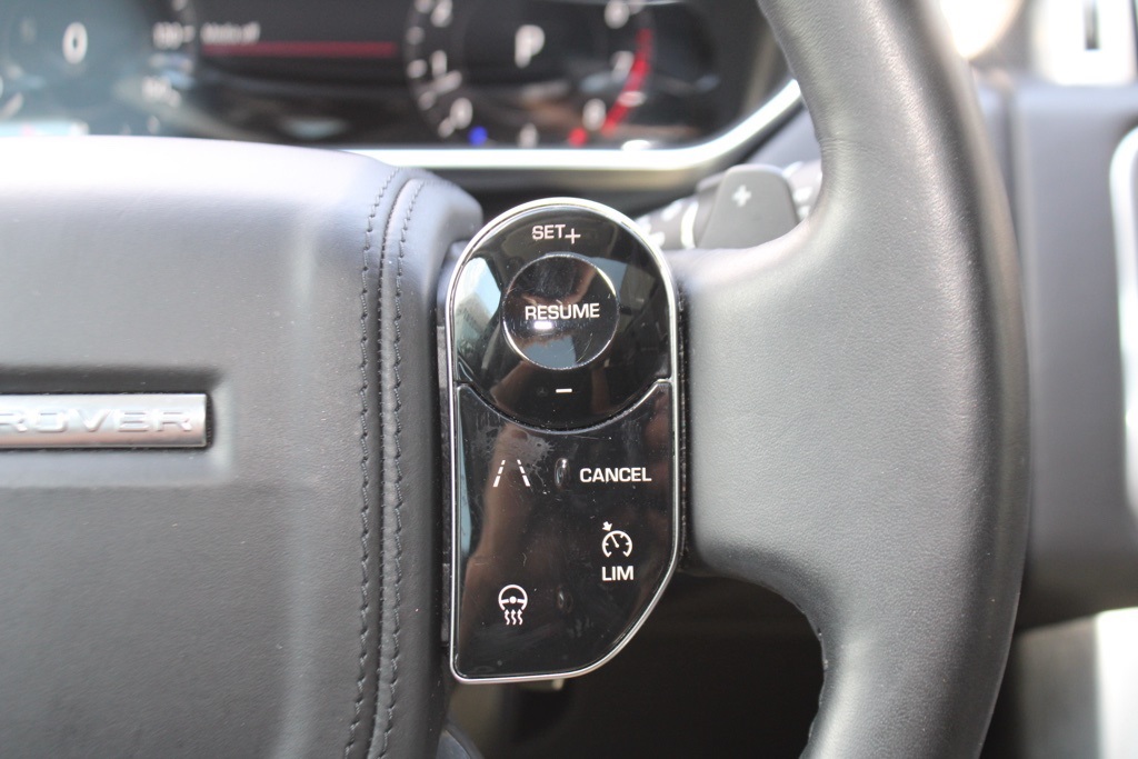 2020 Land Rover Range Rover HSE photo 16
