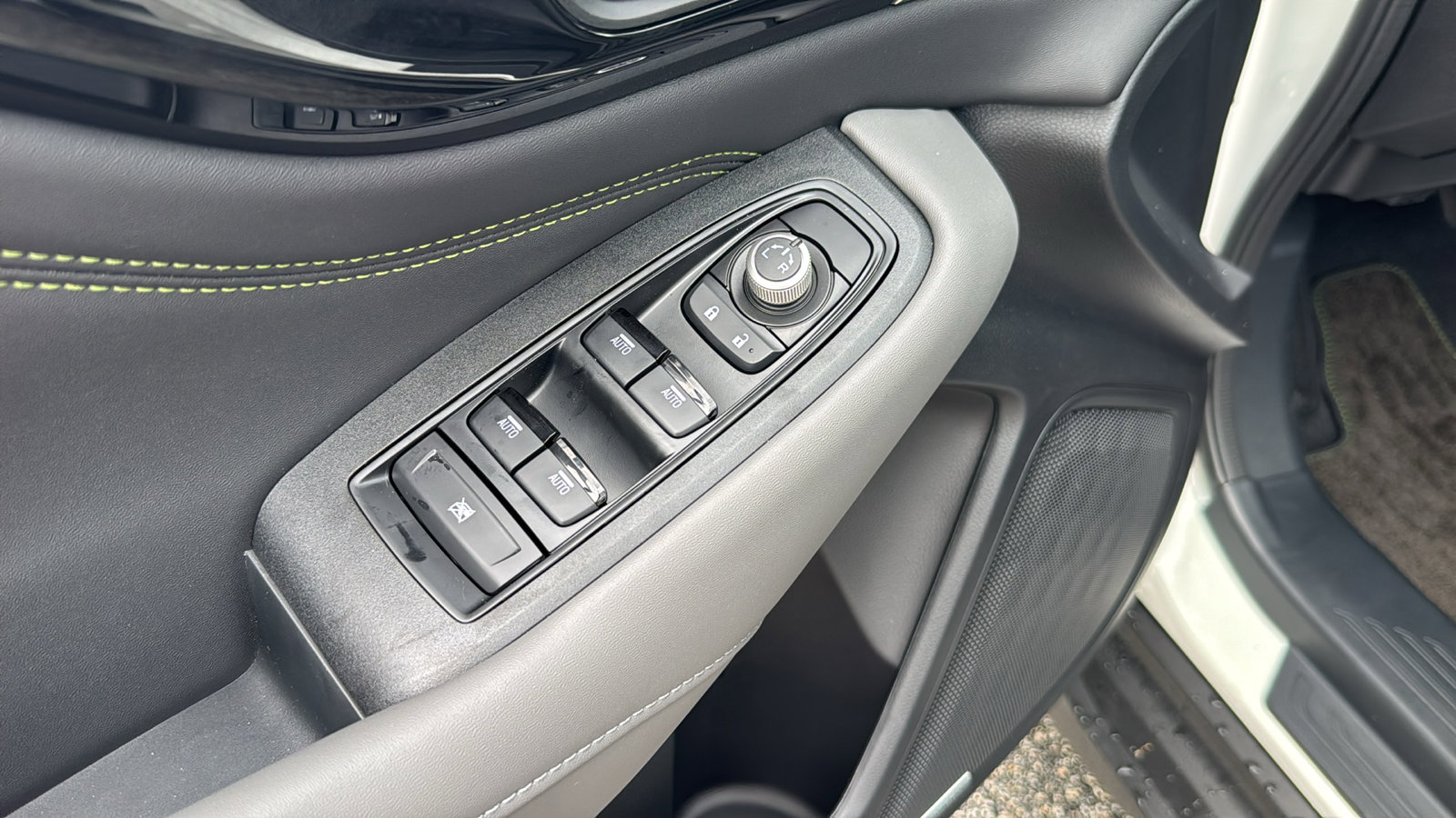 2025 Subaru Outback Onyx Edition photo 11