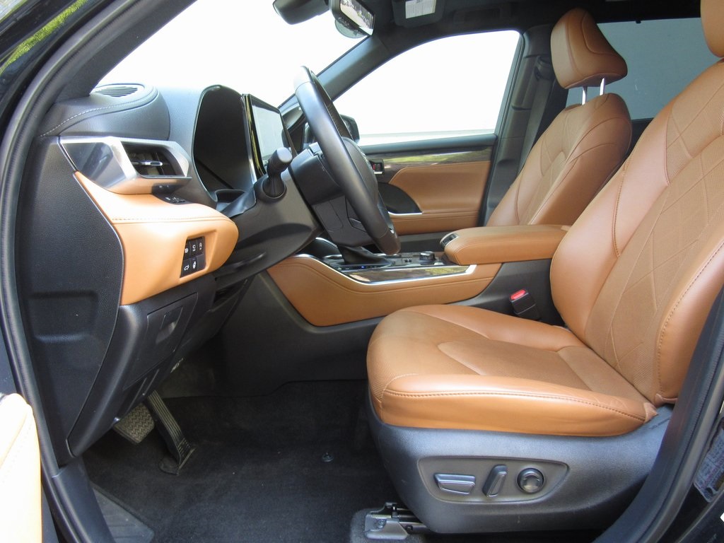 2023 Toyota Highlander Platinum photo 9
