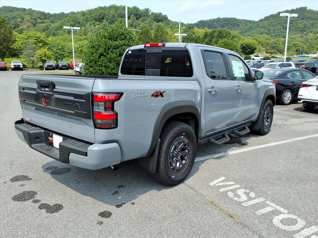 2025 Nissan Frontier Crew Cab PRO-4X photo 3
