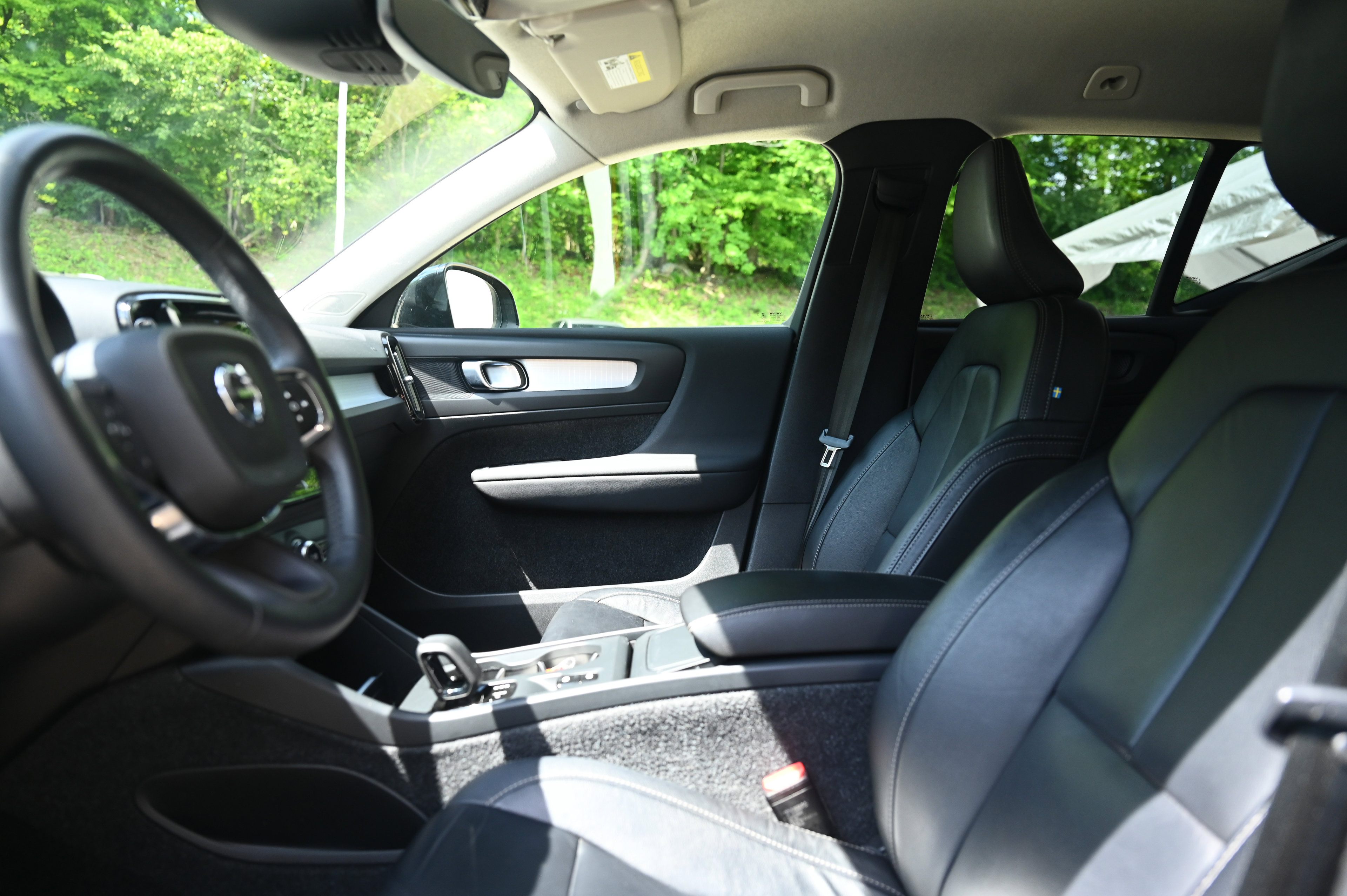 2022 Volvo XC40 Momentum photo 17