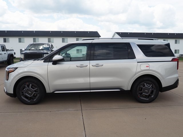 2026 Kia Carnival SX photo 4