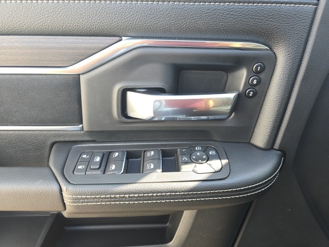 2026 Ram 2500 Laramie photo 13