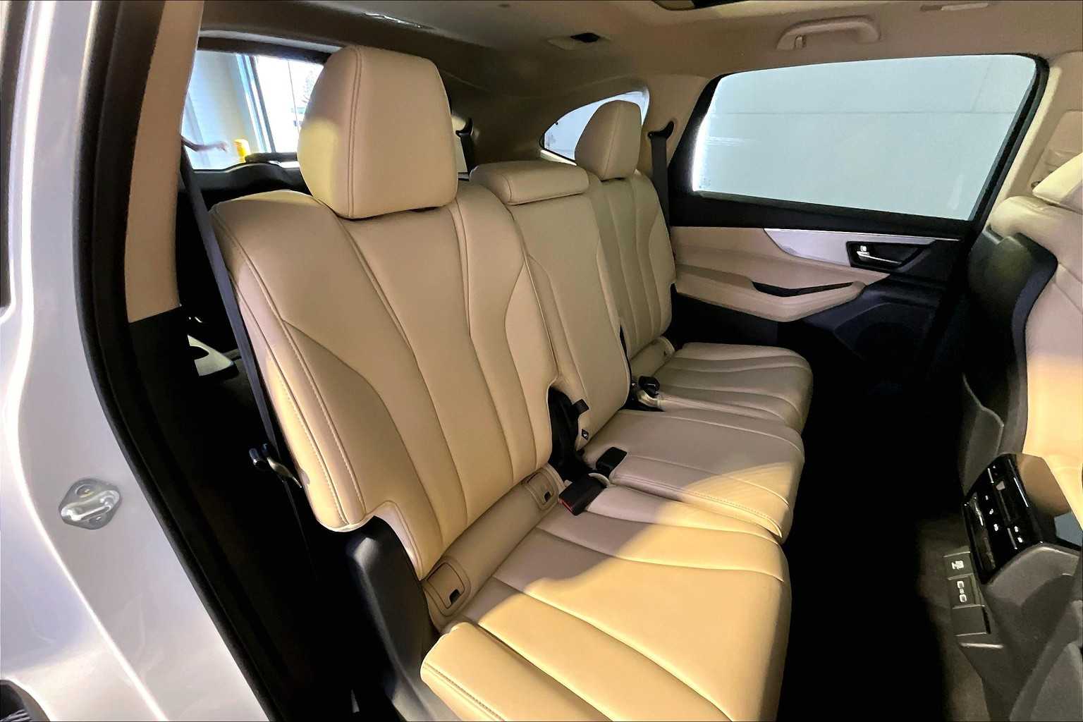 2023 Acura MDX SH-AWD photo 18