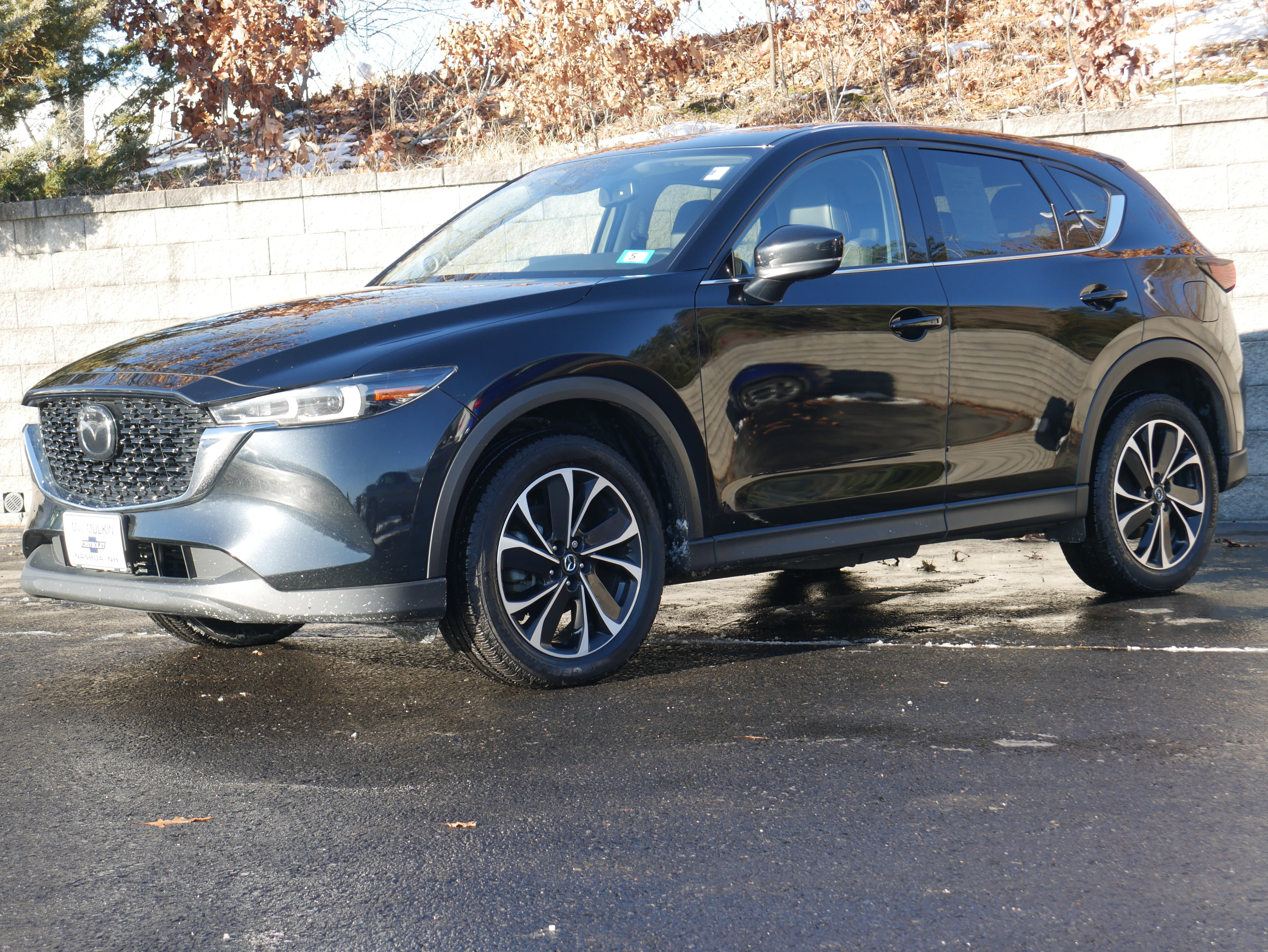 2022 Mazda CX-5 S Premium package's photo