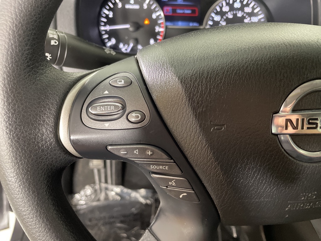 2020 Nissan Pathfinder S photo 18