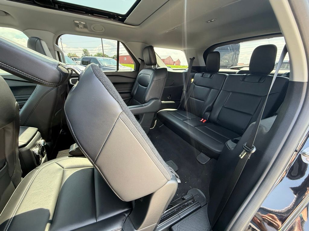 2022 Ford Explorer XLT photo 25