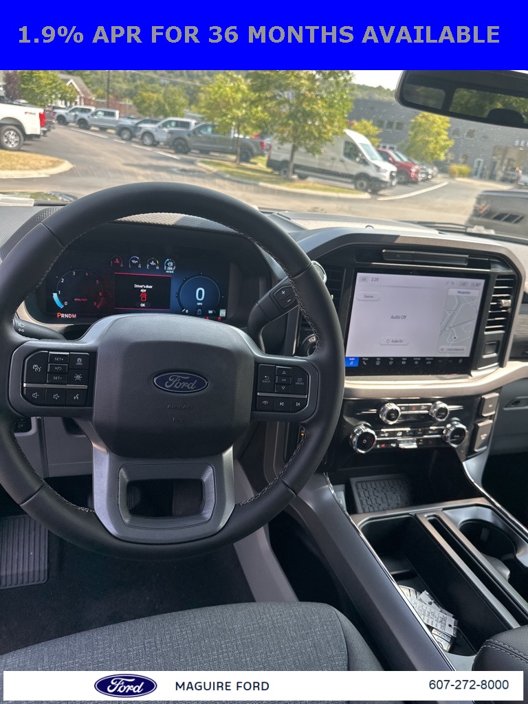 2025 Ford F-150 XLT photo 10