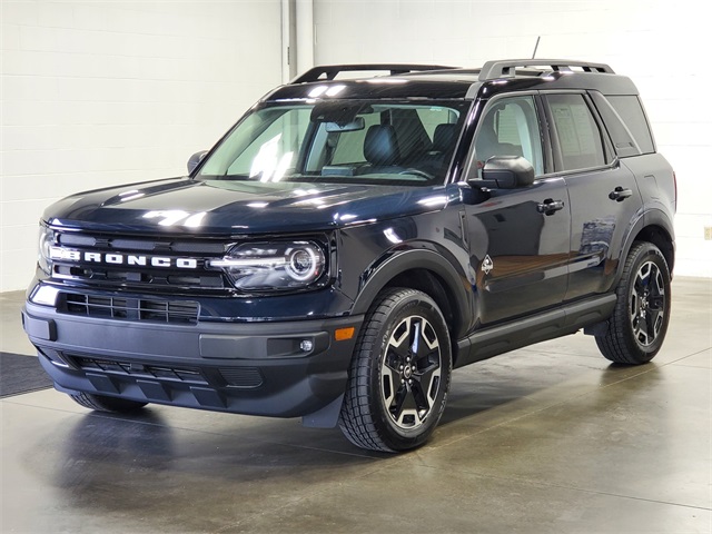 2022 Ford Bronco Sport Outer Banks photo 2