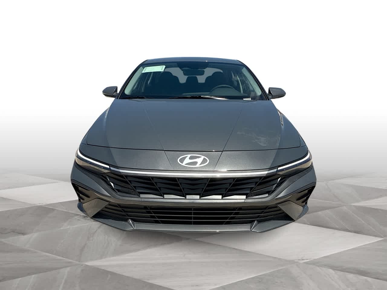 2025 Hyundai Elantra SE photo 3