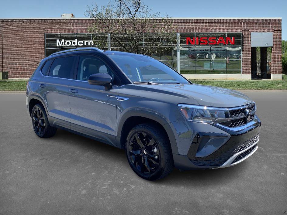 2024 Volkswagen Taos SE photo 4