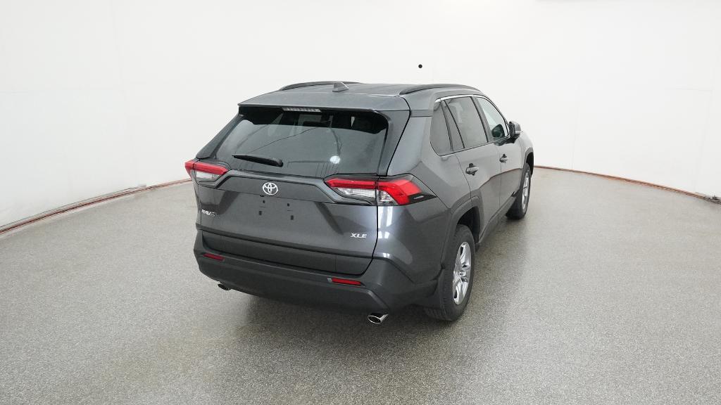 2025 Toyota RAV4 XLE photo 19