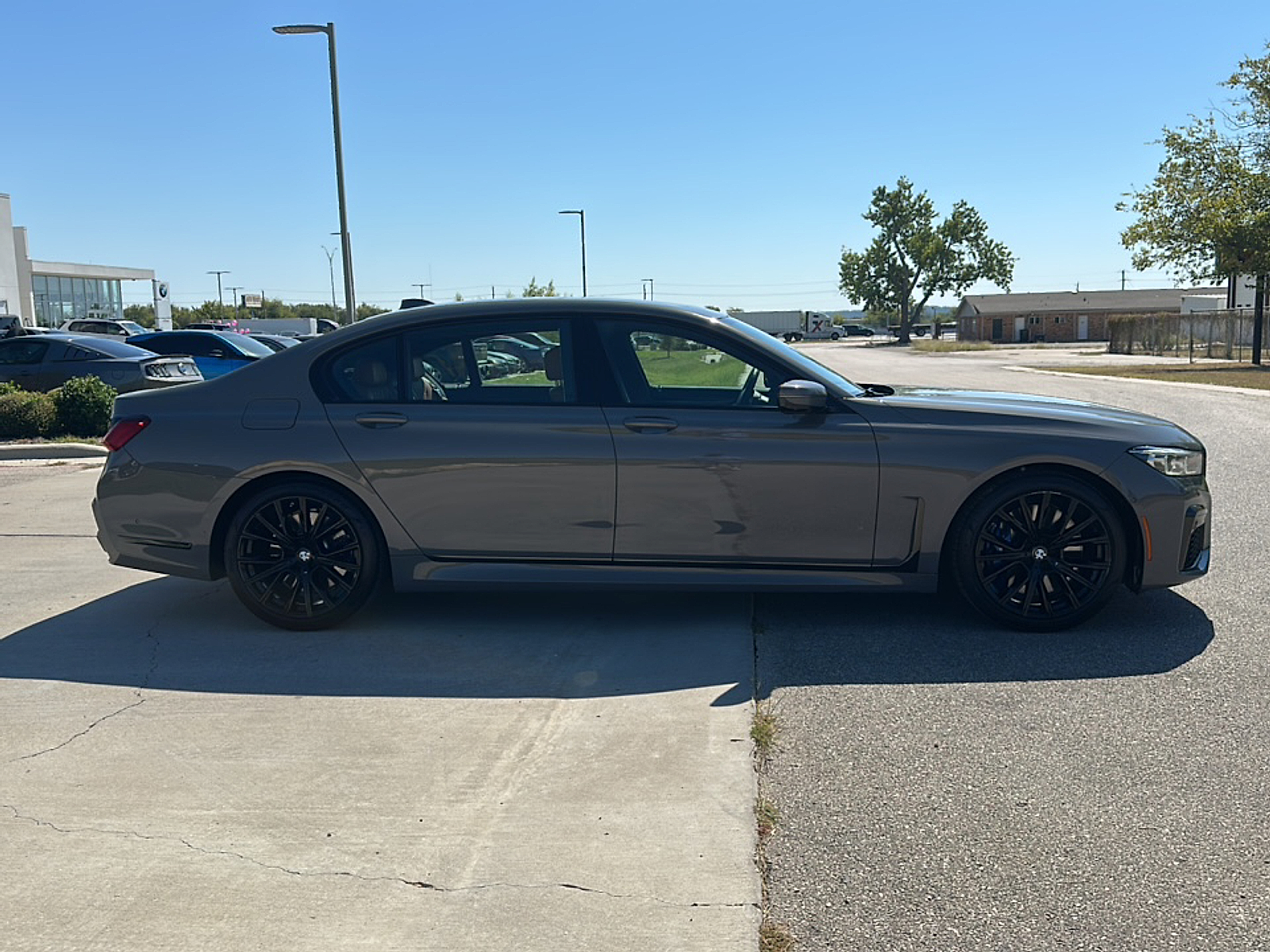 2022 Bmw 740i photo 4