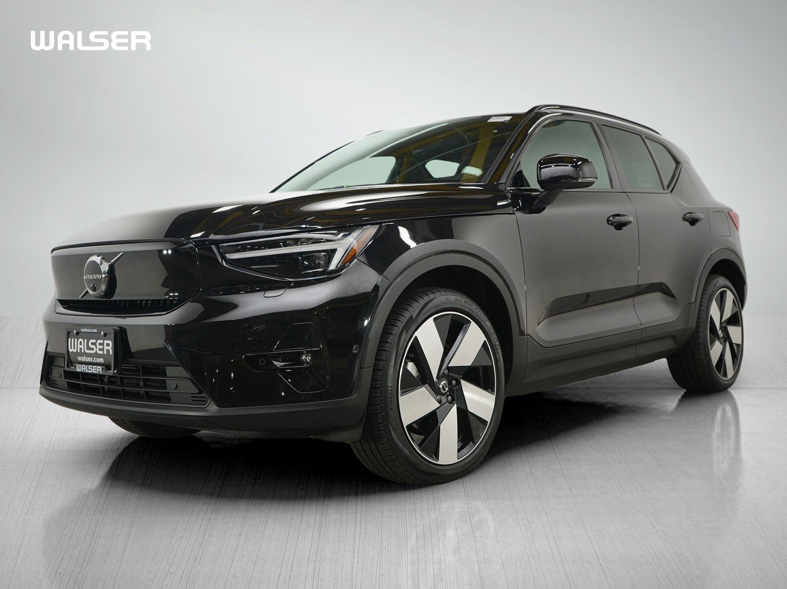 2023 Volvo XC40 Ultimate's photo
