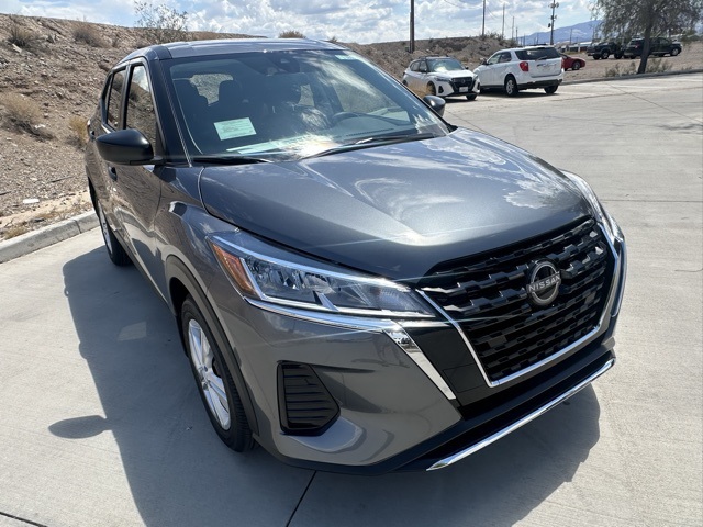 2025 Nissan Kicks Play S photo 3