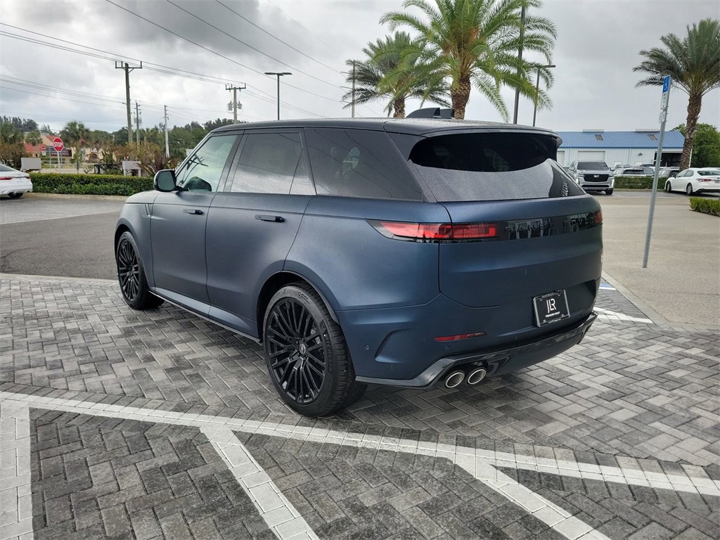 2025 Land Rover Range Rover Sport photo 3