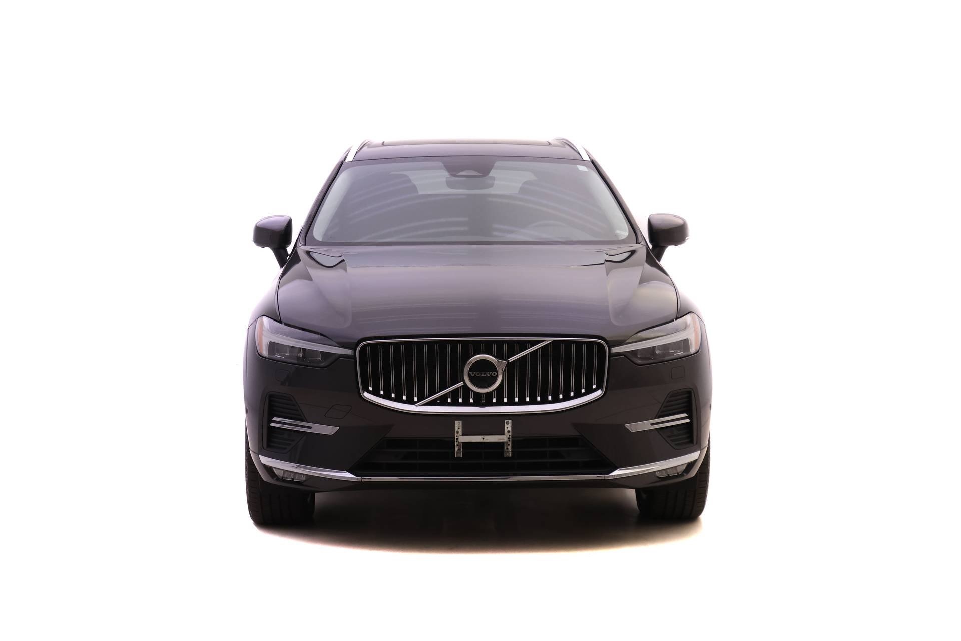 2022 Volvo XC60 B5 Inscription photo 2