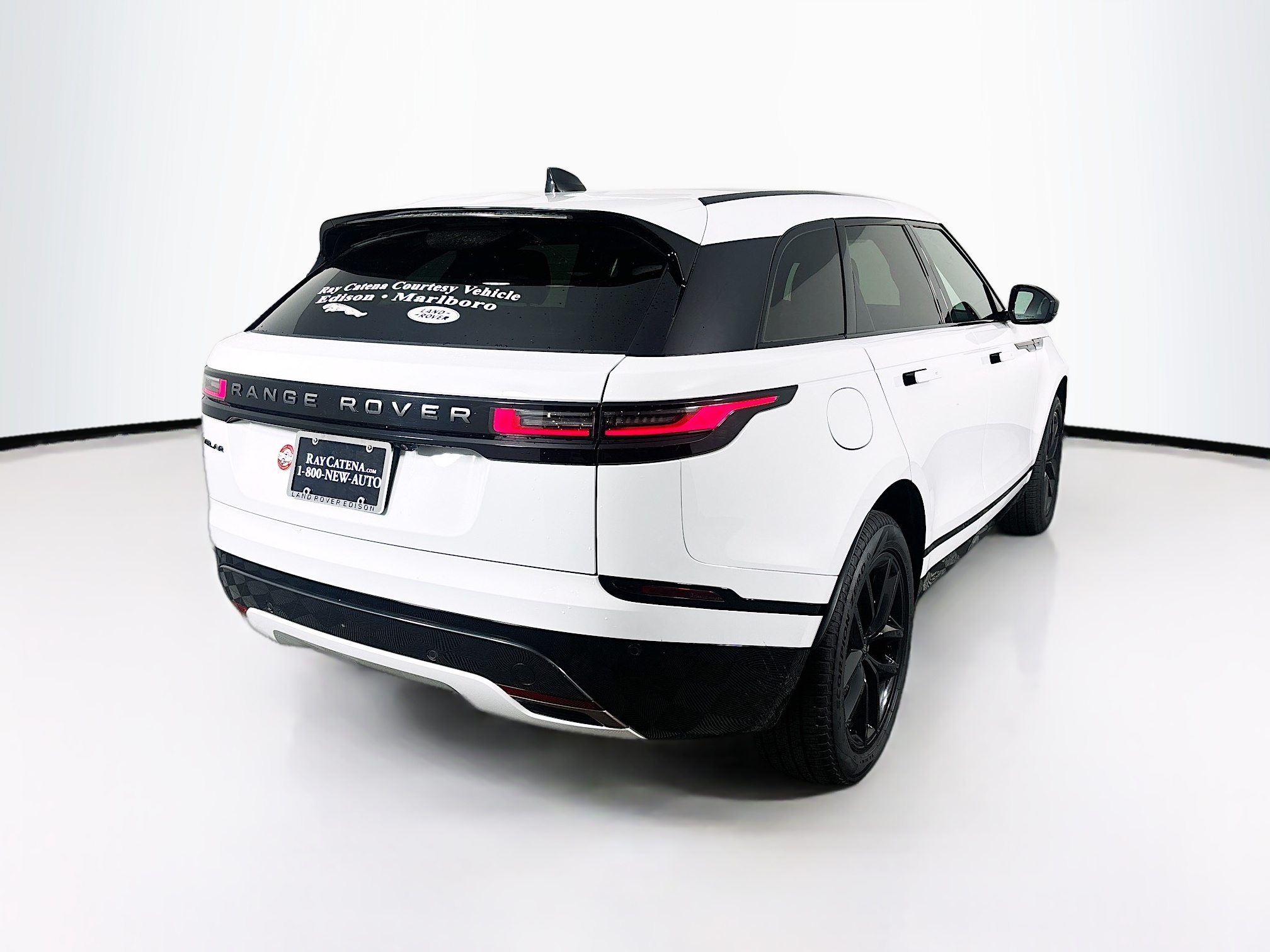 2025 Land Rover Range Rover Velar SE photo 2