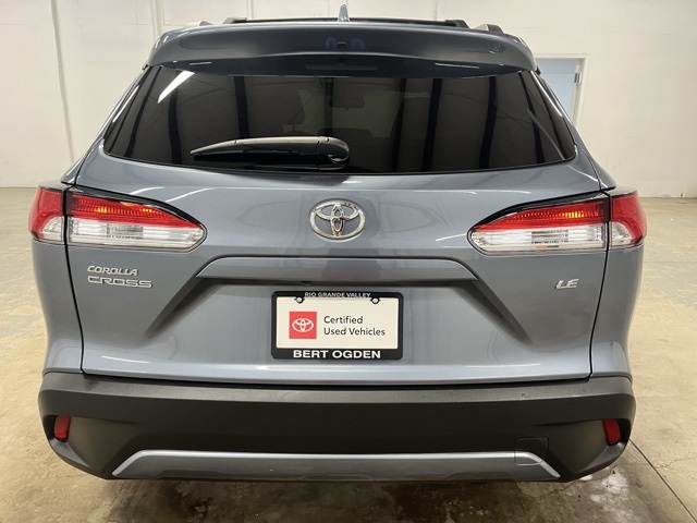 2023 Toyota Corolla Cross LE photo 6