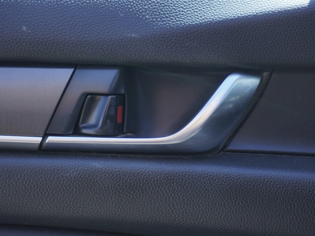 2019 Honda Accord LX photo 9