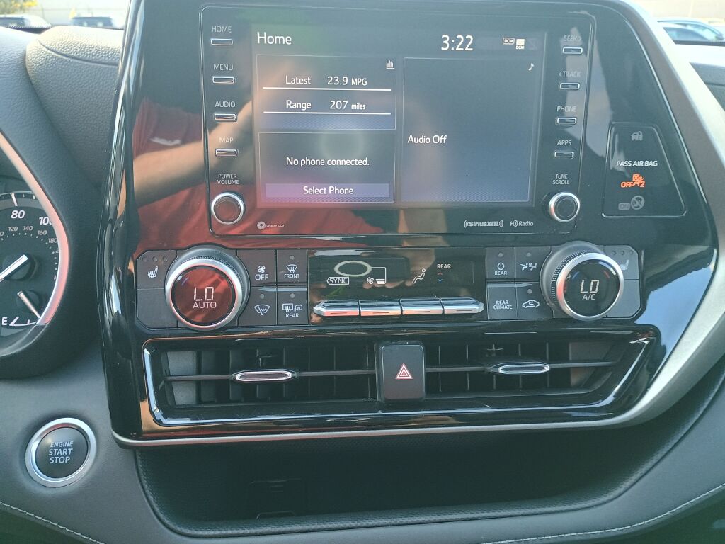 2021 Toyota Highlander XLE photo 15