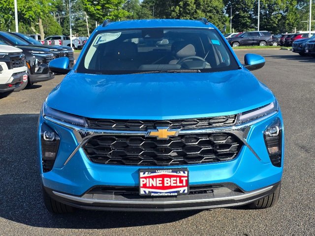 2025 Chevrolet Trax LT photo 5