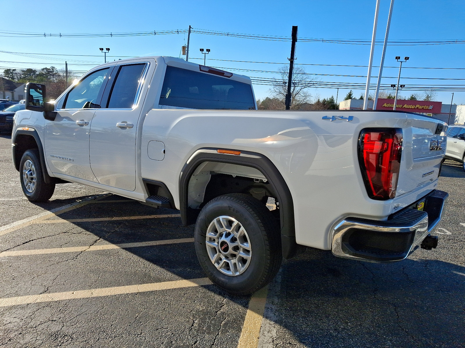 2025 Gmc Sierra 2500 HD SLE photo 3