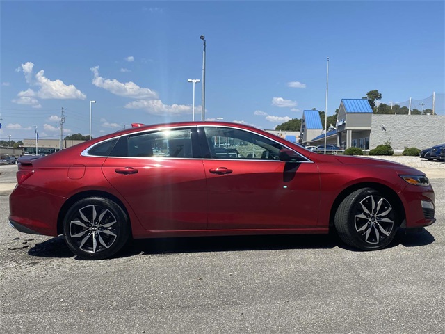 2024 Chevrolet Malibu RS photo 2