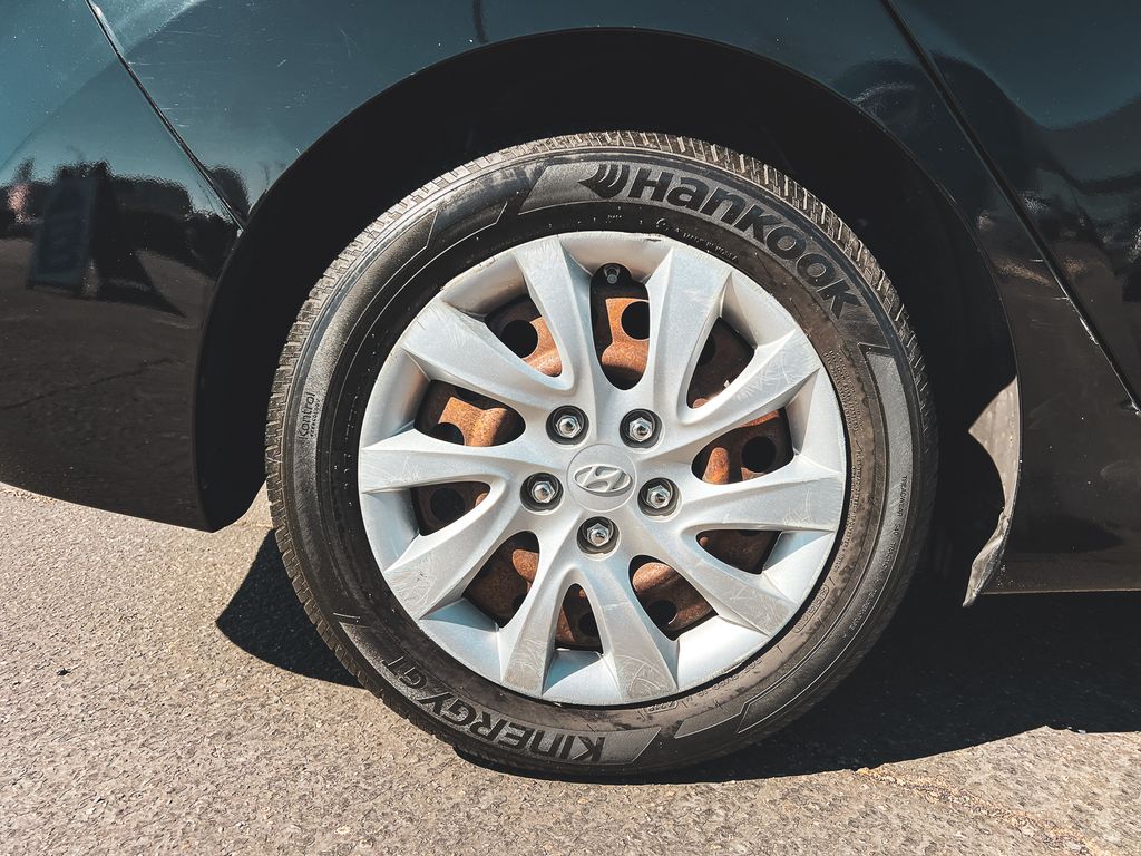 2012 Hyundai Elantra GLS photo 10
