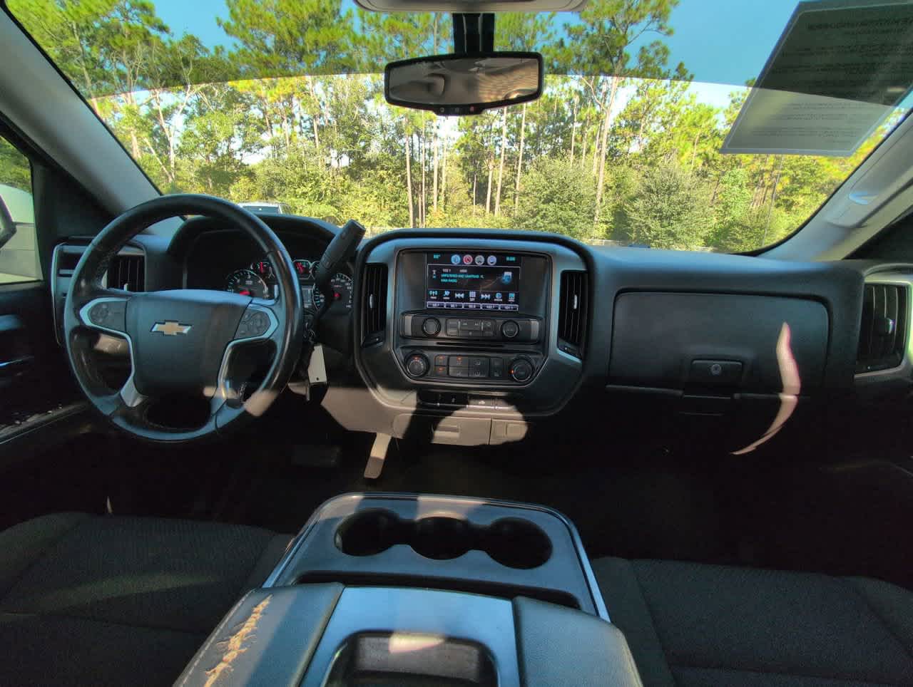 2018 Chevrolet Silverado 1500 LT photo 2