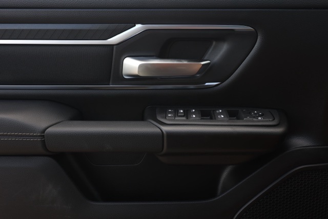 New 2026 Billet Silver Metallic Clear-Coat Exterior Paint RAM Big Horn/Lone Star image 22