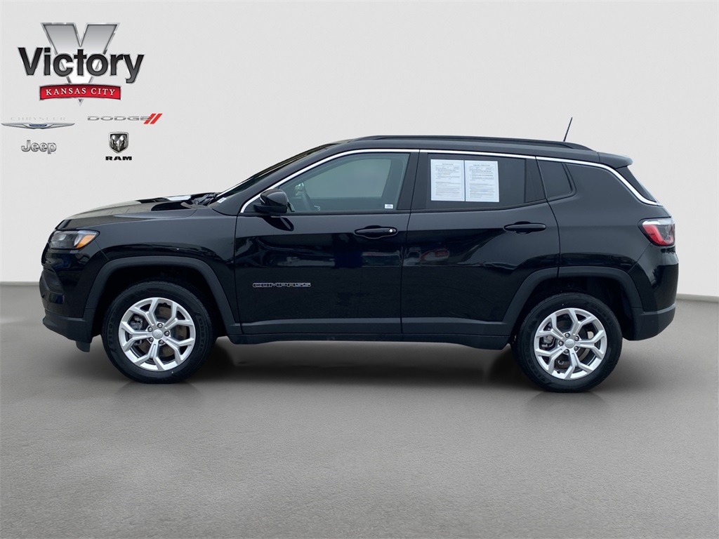 2024 Jeep Compass Latitude photo 3