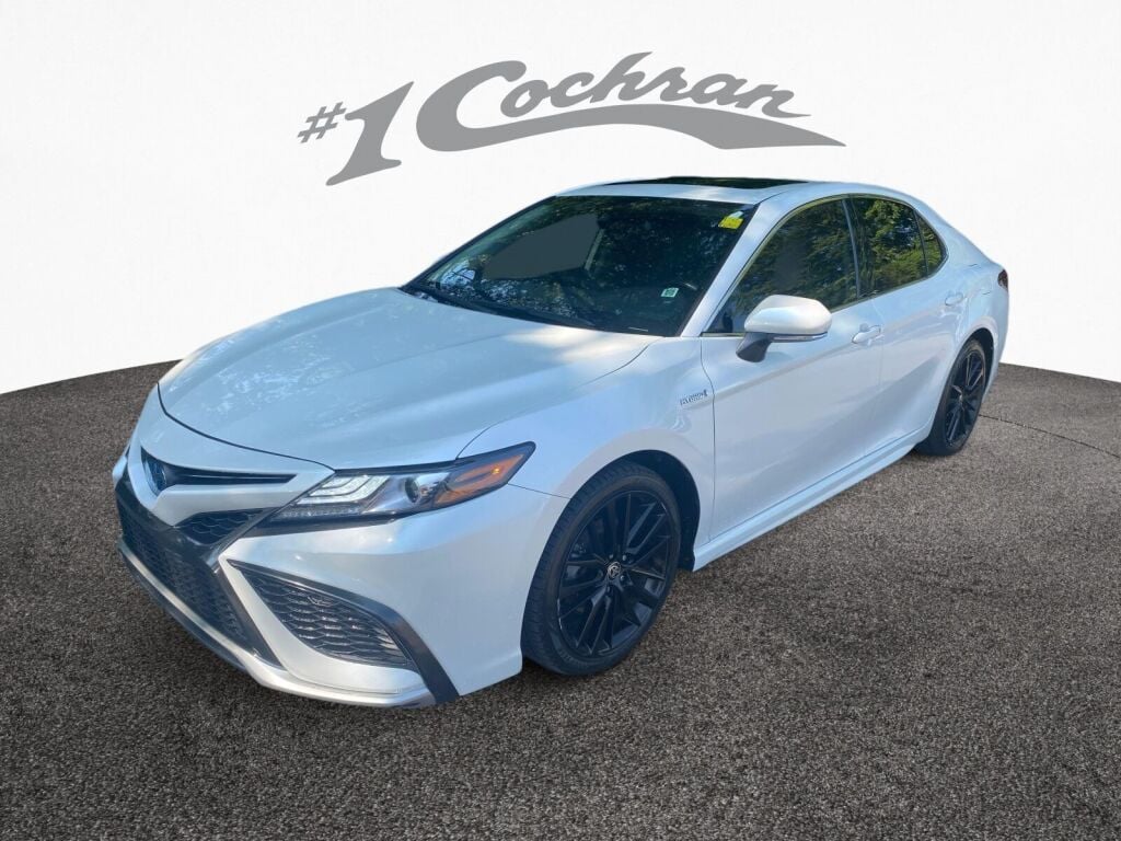 2021 Toyota Camry Hybrid XSE photo 3