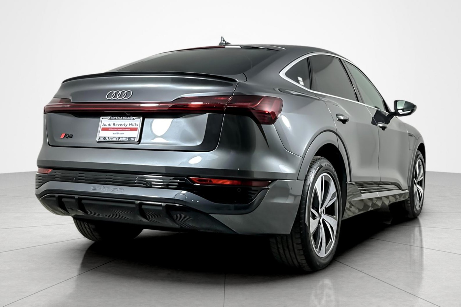 2024 Audi Q8 E-tron line Prestige photo 4