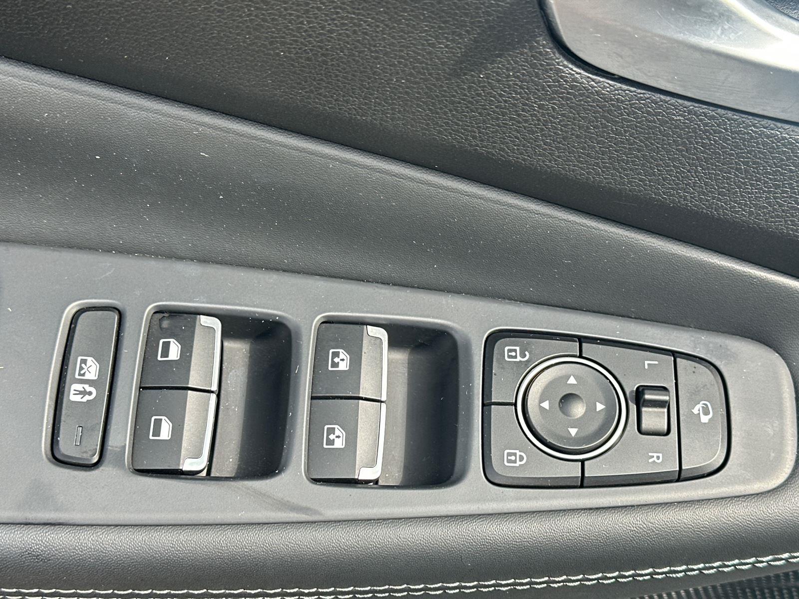 2022 Hyundai Santa Fe Limited photo 10