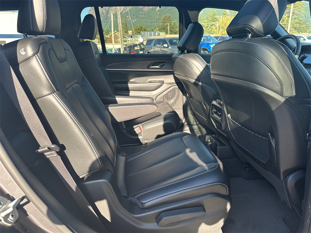 2024 Jeep Grand Cherokee Limited photo 13