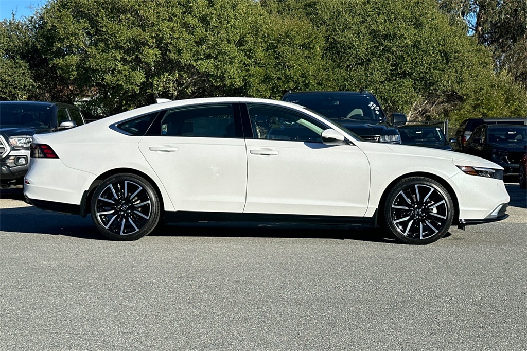 2025 Honda Accord Hybrid Touring photo 3