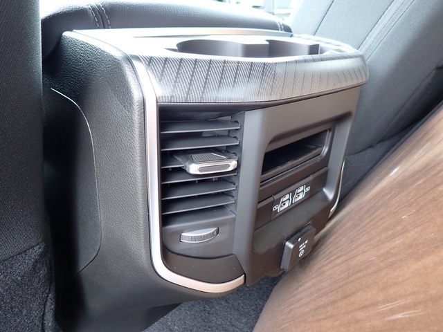 2025 Ram 2500 Big Horn photo 13