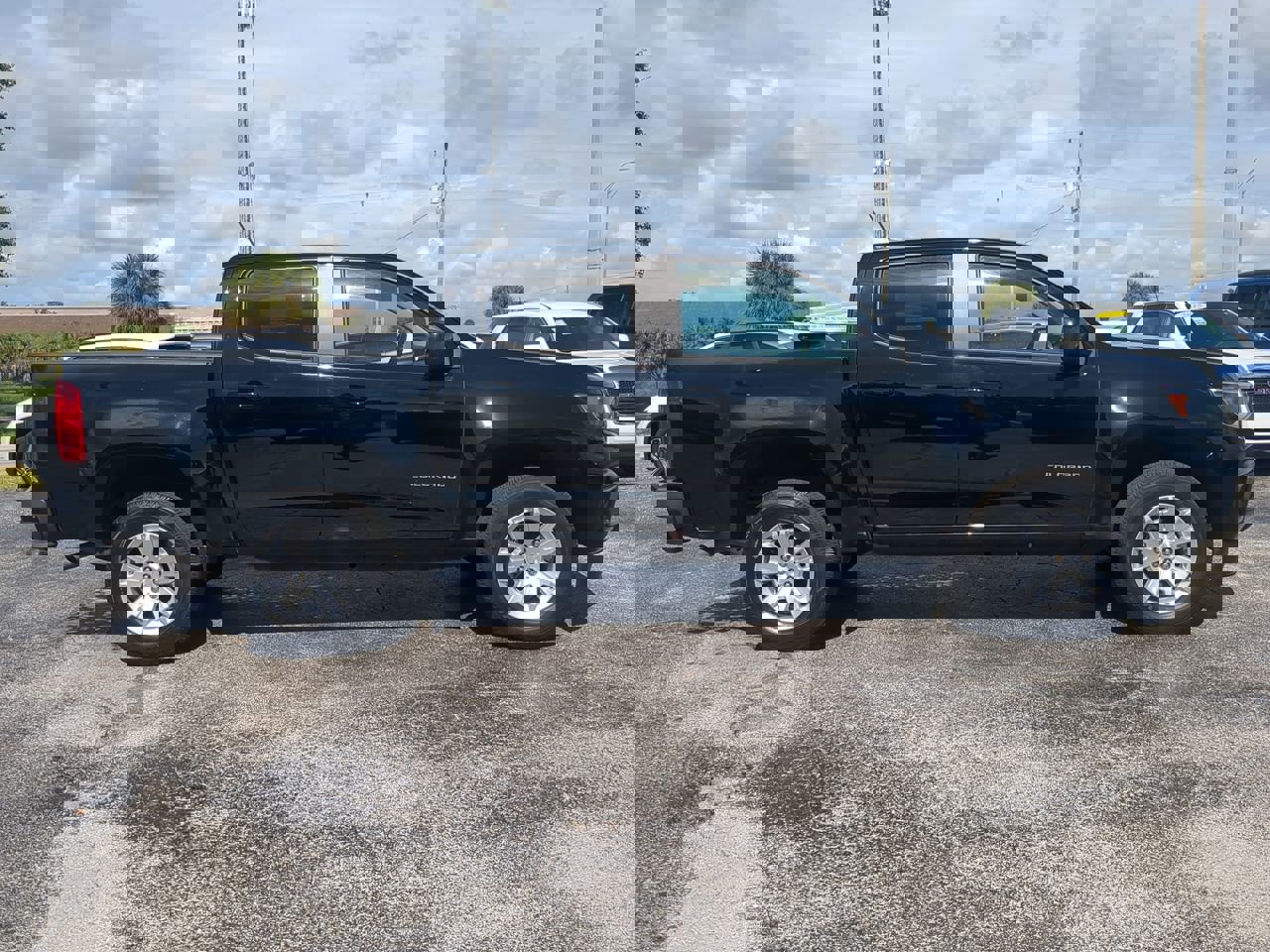 2022 Chevrolet Colorado LT photo 3