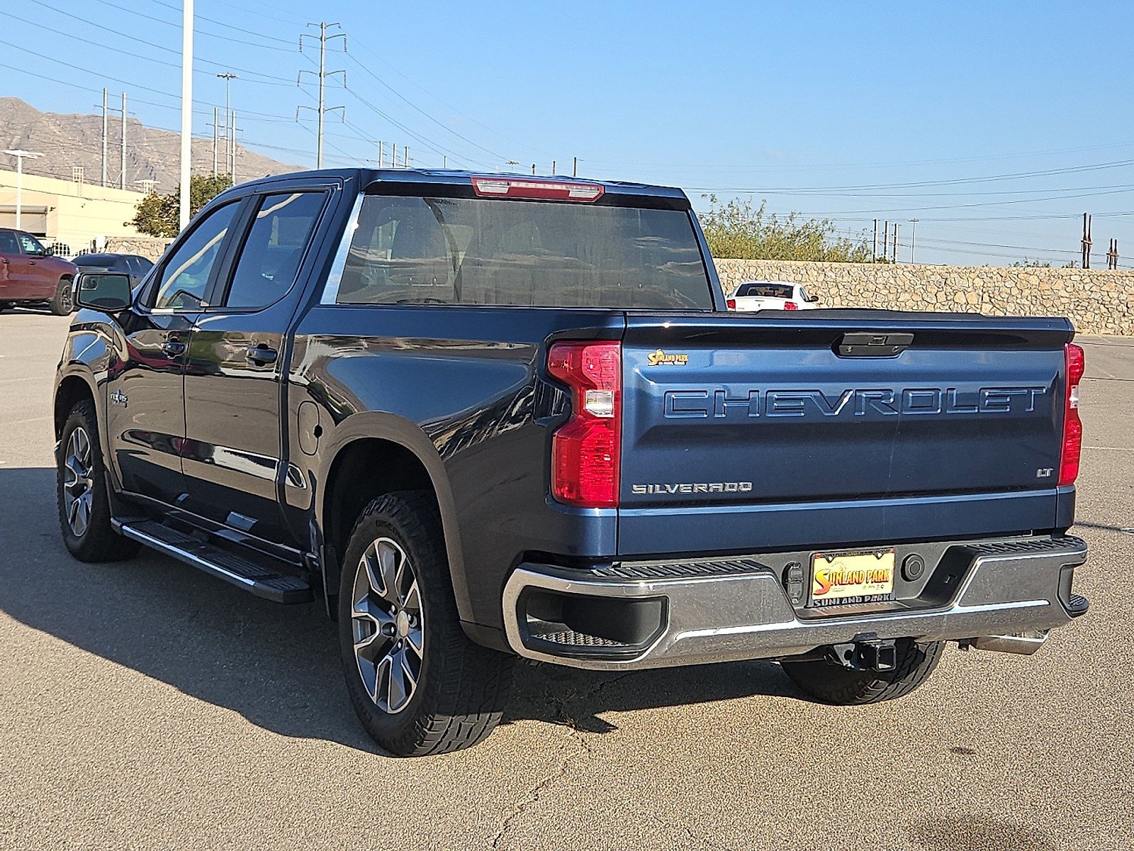 2020 Chevrolet Silverado 1500 LT photo 3