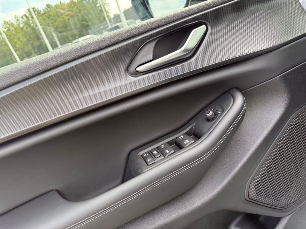 2025 Jeep Grand Cherokee Altitude photo 10