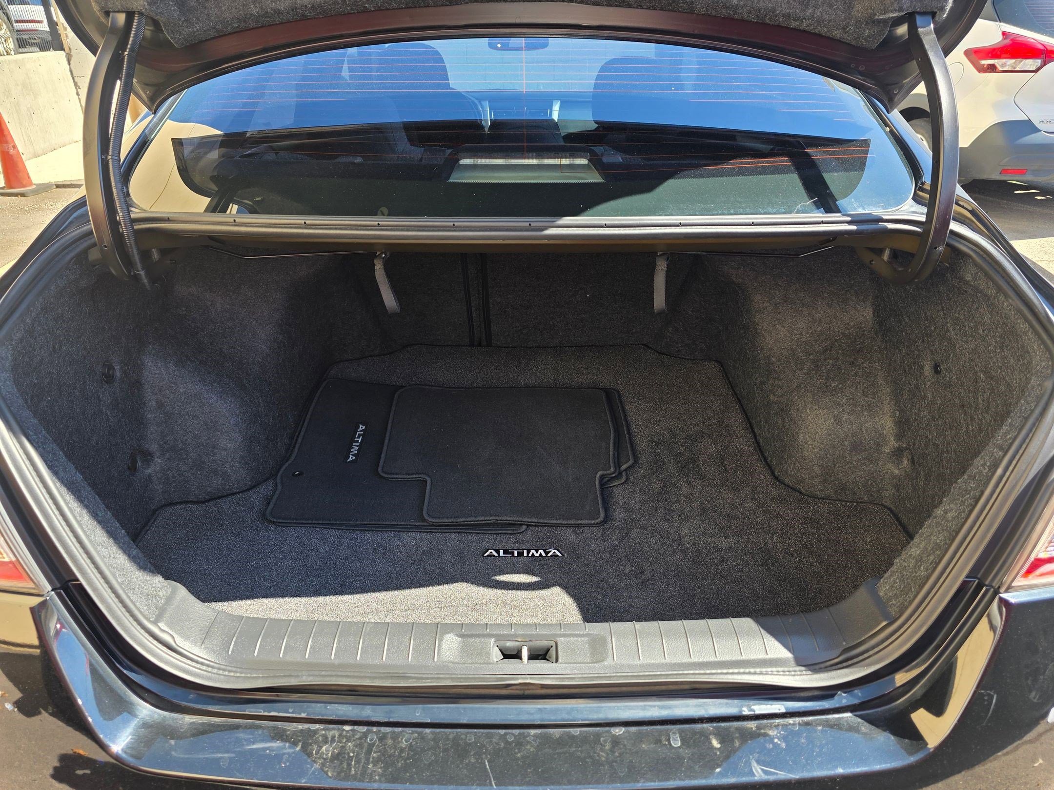 2015 Nissan Altima 2.5 SV photo 26