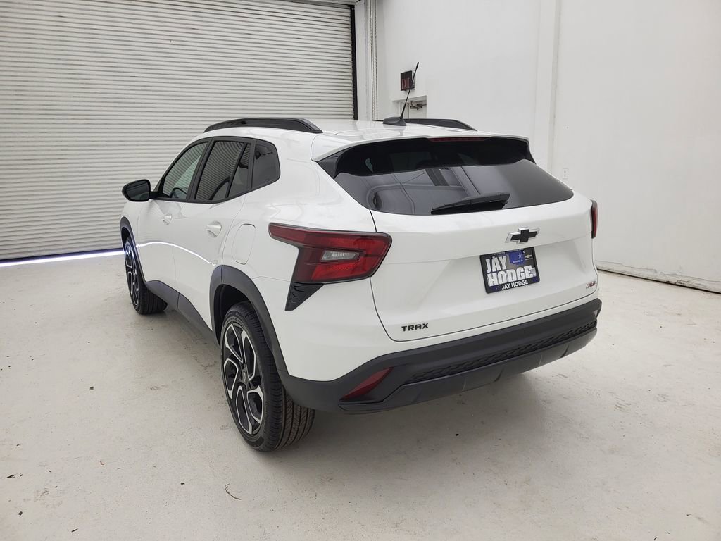 2025 Chevrolet Trax photo 16