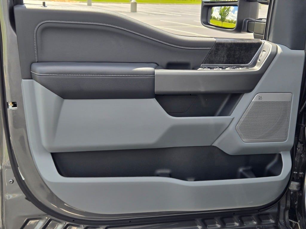 2026 Ford F-350 XLT photo 17