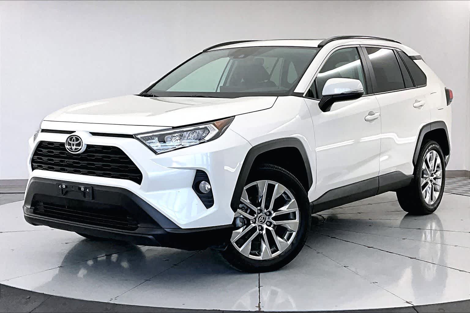 2021 Toyota RAV4 XLE Premium's photo
